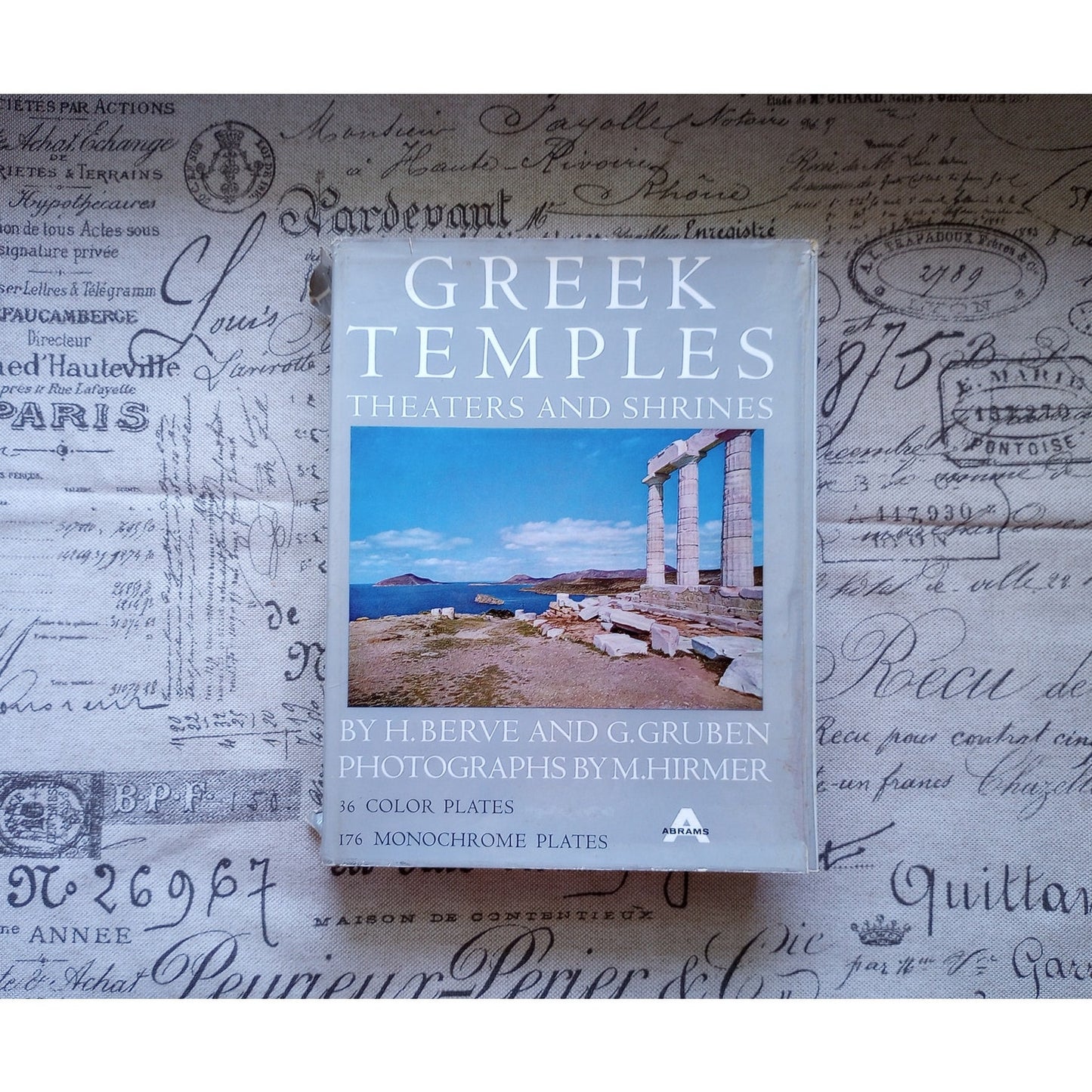 Greek Temples, Theaters & Shrines 36 Color Plates 176 Monochrome Plates HCDJ